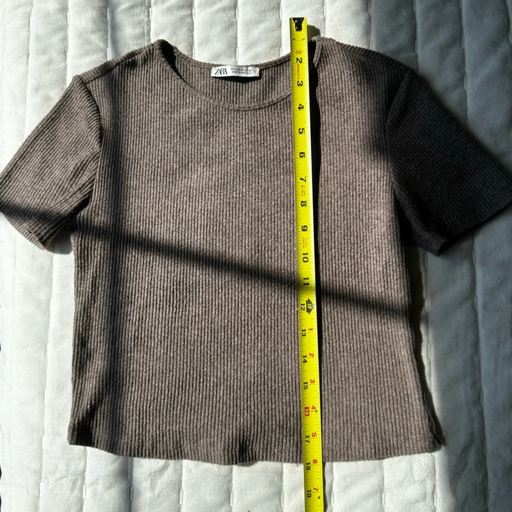 Zara Ribbed Cropped tshirt - Picture 2 of 5